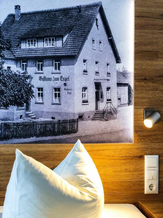 Hotel Zum Engel Mespelbrunn Exterior photo
